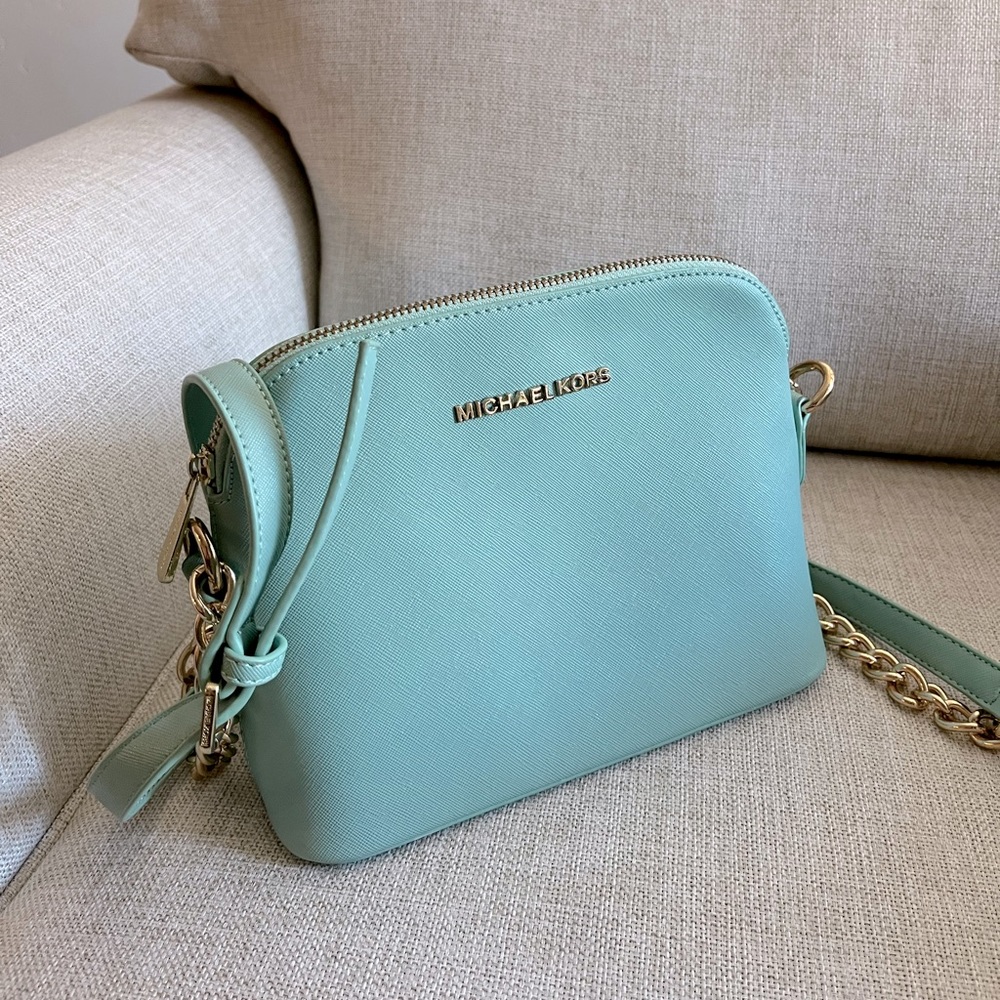 🪷 NWOT MK CROSSBODY 👛